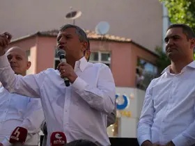 Özgür Özel’den yeni parti sinyali: "Ya partimizi geri alacağız ya yeni bir yol açacağız"

