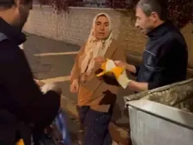 Para dolu çantayı yanlışlıkla çöpe attılar, çöp arabasını arayıp poşeti buldular
