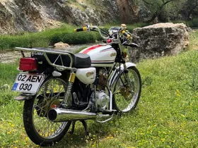 Park halindeki motosiklet çalındı
