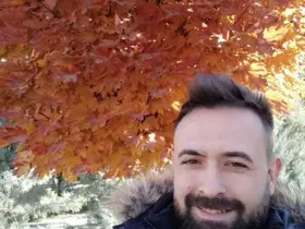 Parkta bıçaklanan şahıs 2 günlük yaşam mücadelesini kaybetti
