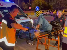 Parkta bıçaklı kavga: 2 yaralı
