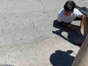 Patnos’ta otomobilin çarptığı 3 bisikletli çocuk yaralandı
