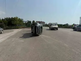 Payas’ta çarpışmayla yan yatan otomobilin sürücüsü yaralandı
