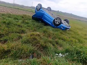 Pehlivanköy’de taralaya uçan otomobilin sürücüsü yaralandı
