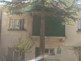 Pencereden düşen 3 yaşındaki çocuk yaralandı
