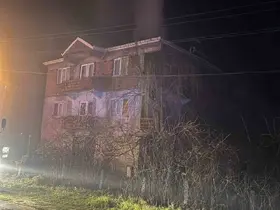 Perşembe’de çatı alevlere teslim oldu
