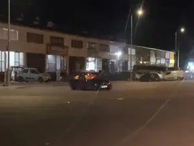 Polis aracının önünde drift attı, faturası ağır oldu
