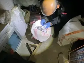 Polis çatı katındaki çuvallarda 15 bin uyuşturucu hap ele geçirdi
