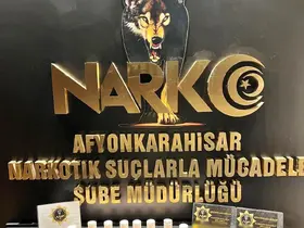 Polis durdurduğu araçta uyuşturucu hap ele geçirdi
