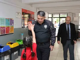 Polis öğrencilerle buluştu
