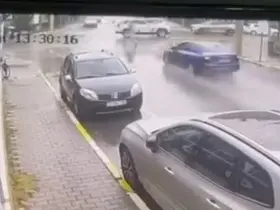 Polisin ’dur’ ihtarına uymayan sürücü önce yayalara, ardından araçlara çarptı
