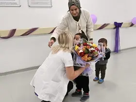 Prematüre doğan Oğuzhan’dan hayatını kurtaran doktora ziyaret
