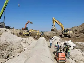 Proje tamamlandığında su kaybı en aza inecek, dev boruların montajı yapılıyor
