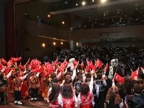 Pursaklar’da minik öğrencilerden unutulmaz mezuniyet gösterisi

