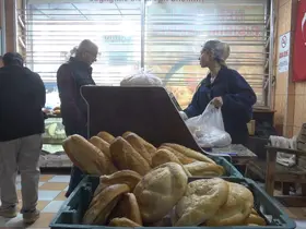 Ramazan ayında zam yapmayan fırıncı ekmeği ve pideyi 10 TL’den satıyor
