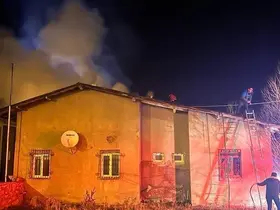 Refahiye’de köy konağı eklentisinde yangın

