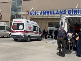 Refahiye’de trafik kazasında yaralanan 6 kişi Erzincan’daki hastaneye getirildi
