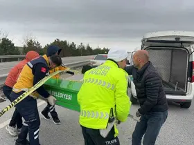 Refüje girip yan yatan araçta 1kişi öldü, 2 kişi yaralandı
