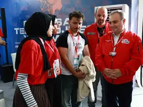 Rektör Altun, TEKNOFEST’te teknoloji tutkunları ile buluştu
