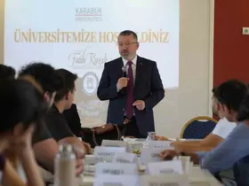 Rektör Kırışık, yeni dönemin ilk gününde öğrencilerle buluştu
