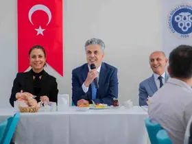 Rektör Kuyrukluyıldız, üniversite personeliyle kahvaltıda buluştu

