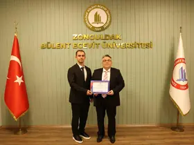 Rektör Özölçer’den NASA’nın Onur Listesi’ne adını yazdıran Yusuf Nas’a tebrik
