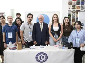 Rektör Savaş yeni öğrencilerle buluştu, üniversitenin sunduğu imkânları anlattı
