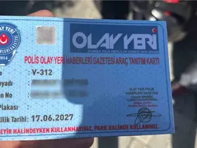 "Resmi hizmete mahsustur" kartıyla trafiğe çıkılan aracın sahibiyle ilgili yeni gelişme
