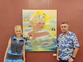 Ressam Şule Dincel, UPSD yaz sergisi ile dönüş yaptı
