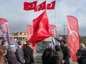 Restore edilen Üç Şehitler Anıtı’nın açılışında duygu dolu anlar yaşandı
