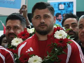 Rıza Kayaalp ve Güreş Milli Takımı yurda döndü
