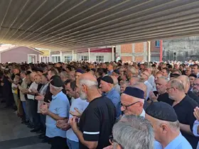 Rize’de denizde boğulan iki kardeş son yolculuklarına uğurlandı

