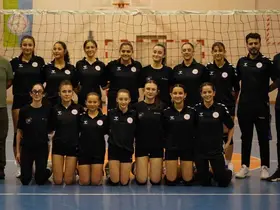 Rize’nin genç voleybolcuları, gözünü Anadolu Yıldızlar Ligi kupasına dikti
