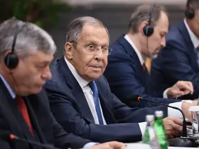 Rusya Dışişleri Bakanı Lavrov, Bakü’de Çinli mevkidaşı Wang ile bir araya geldi
