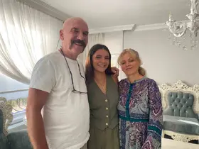 Rüyasında gördüğü çocukla başlayan yolculukta 3 çocuğun koruyucu ailesi oldular
