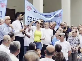 ’S plaka’ gerilimi: Biber gazlı müdahale
