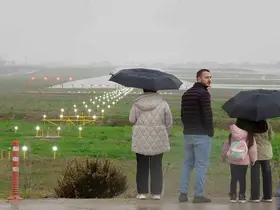 Sabiha Gökçen’in pistinde popüler hale gelen seyir terası ziyaretçi akınına uğruyor
