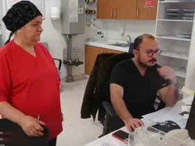 Sağlık çalışanı anne ve oğul birlikte hayat kurtarıyor

