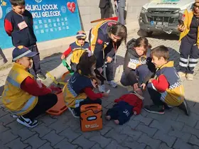 "Sağlıklı Çocuk, Sağlıklı Gelecek" programı devam ediyor
