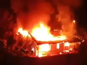 Saimbeyli’de alev alev yanan ev kullanılamaz hale geldi
