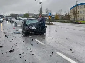 Sakarya’da 3 araçlı zincirleme kaza: 2 yaralı