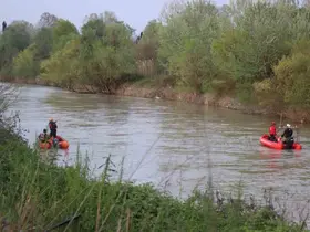 Sakarya Nehri’ne düşen çocuğu arama çalışmaları havadan görüntülendi
