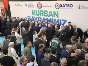 Sakarya protokolü ve vatandaşlar bayramlaştı
