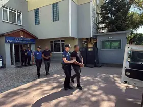 Sakarya’da 2 çocuğun yaralandığı, 4 evin yakıldığı husumetlilerin kavgasında 5 şüpheli adliyede
