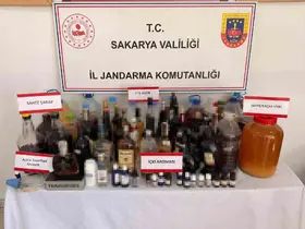 Sakarya’da jandarmadan sahte alkol operasyonu: 5 gözaltı
