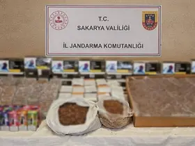 Sakarya’da kaçakçılık operasyonu: 120 kilo tütün ve yüz binlerce makaron ele geçirildi
