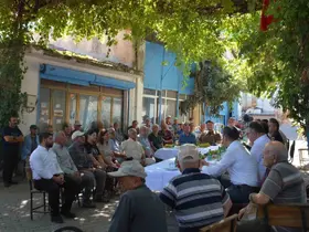 Salihli Kaymakamı Güldoğan, 3 mahallede talepleri dinledi
