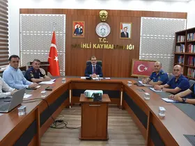 Salihli’de metruk binalara geçit yok
