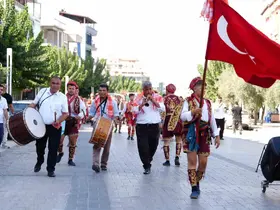 Salihli’de yaşayan Selendililer Keşkek ve Cirit Şenliği’nde buluştu
