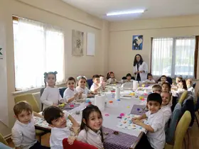 SAMEK atölyelerinde minikler seramikle, gençler tezhiple tanıştı
